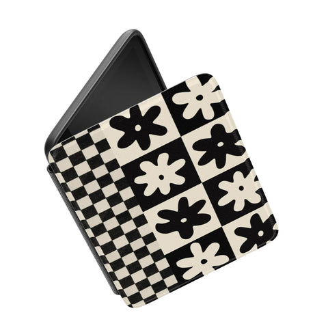 Checkered Retro Flower Kindle Case | Paperwhite 7″ (2024 Colorsoft) Saffiano Leather Cover